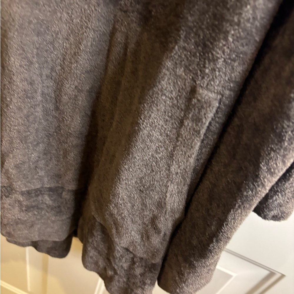 Barefoot Dreams Cozy Chic Lite Weekend Poncho in Grey Sz S/M - Picture 5 of 6
